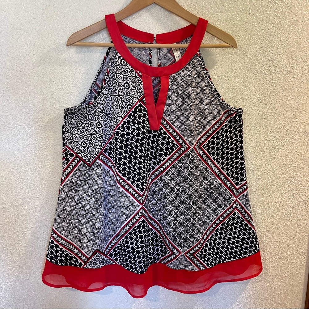 Ladies large light weight sleeveless top red & black pattern
